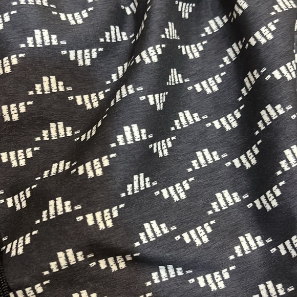 OLD NAVY shorts 🖤 - Picture 4 of 6